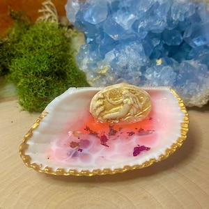 Pocket Aphrodite Mini Statue