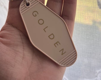 Golden Motel-sleutelhanger - Jeon Jungkook BTS Army k-pop cadeau dagelijkse essentiële sleutelhanger minimalistische fanmerchandise esthetiek staat naast je