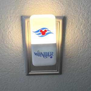 Disney Cruise Line Wonder night light, fish extender, keepsake
