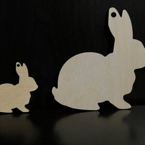 Recorte de madera de conejo de conejo de Pascua con estilo de agujero # 2 / Etiquetas de canasta de Pascua / Kit de bricolaje de Pascua / Etiquetas de regalo de conejo de tamaño surtido / Guirnalda de conejo