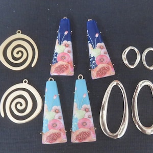 batch of pendants or pendants for jewelry making