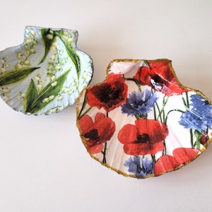 decorated scallop shell, flower motif, poppies and cornflowers or lily of the valley, decoration, bowl, jewelry holder