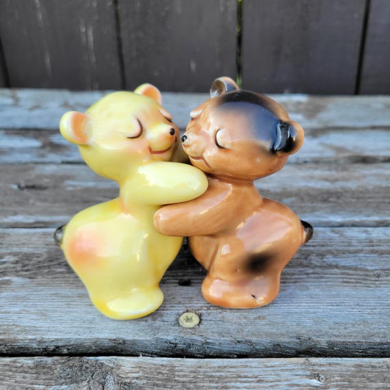 Vintage Van Tellingen Hugging Bears Salt & Pepper Shakers