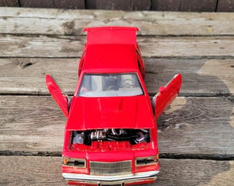 ミニカー Jada DAB CITY Old Skool 1987 JADA Dub City Old Skool 1987 Buick Grand National Regal