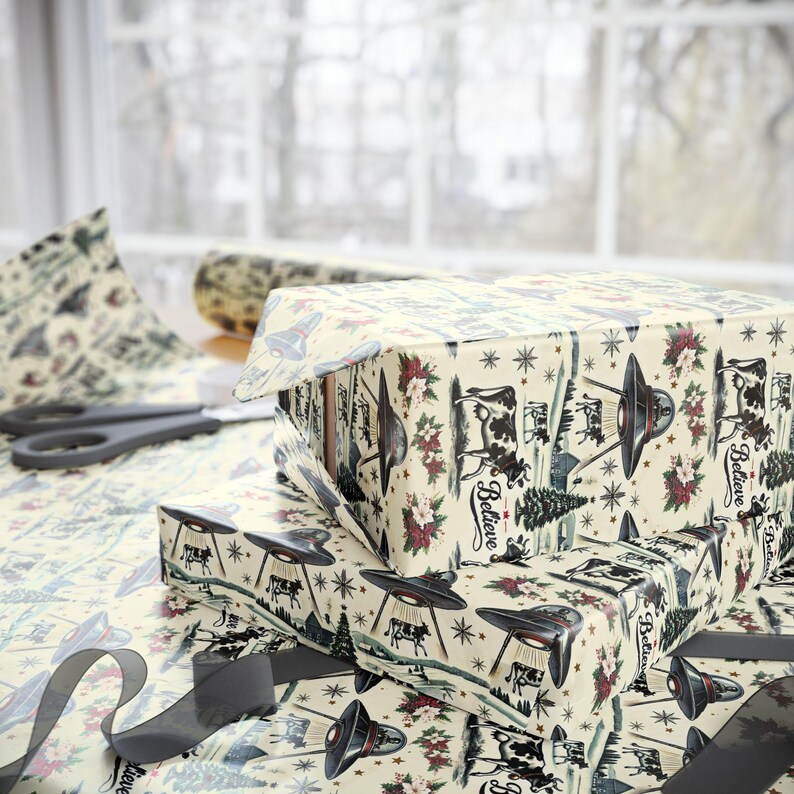 UFO Wrapping Christmas Paper Cow Gift Wrap Christmas Holiday Paper UFO immagine 8