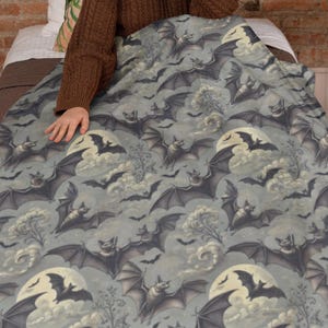 Halloween Bat Blanket Cozy Gothic Bat Decor Soft Halloween Throw Blanket Spooky Season Gift for Goths Horror Fan Witchy Home Decor