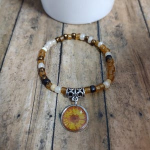 Beaded Bracelets | Stretchy Bracelets | Flower jewelry | Flower bracelets | Resin charms | Gifts for her | Gifts
