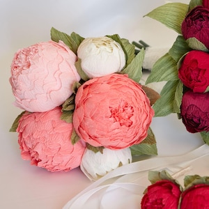 Papierpfingstrose – Sonderanfertigung, Brautjungfernstrauß