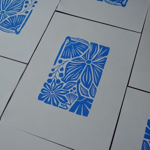 Linosnede "blauwe bloemen" A4 linosnede