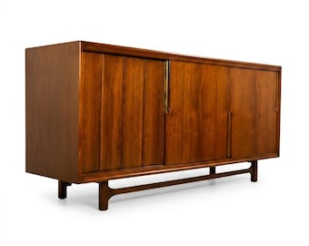 Cavalier Furniture Vintage Mid Century Modern Lowboy Dresser c. 1960s