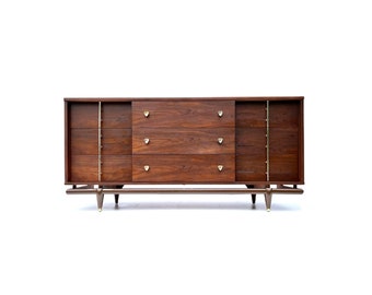 Kent Coffey The Sequence Refinished Mid Century Modern Lowboy Dresser c. 1960s