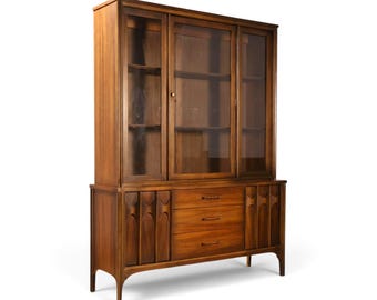 Kent Coffey Perspecta Vintage Mid Century Modern China Cabinet c. 1960s