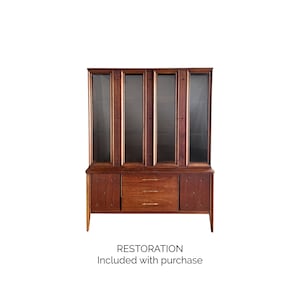 Broyhill Saga Vintage Mid Century Modern China Cabinet c. 1960s