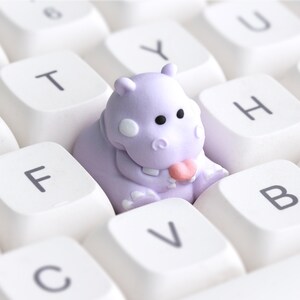 Touche de clavier mécanique de jeu Happy Hippo en résine artisanale, ESC personnalisée, cadeau pour gamer Lilac Hippo