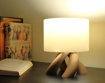 Lámpara de mesa moderna con raíces: decoración para el hogar y la oficina con PLA