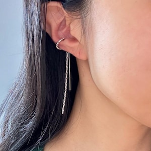 Manchette d'oreille à pampille chic en argent/or • Sans piercing • Boucle d'oreille minimaliste • Accessoire d'oreille tendance • Cadeau pour elle • Boucle d'oreille à pampille pendante