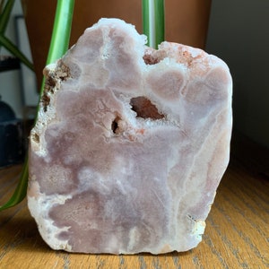 Stående lila + rosa ametistskiva // Perfekt för skrivbord // Dubbelsidig druzy + socker