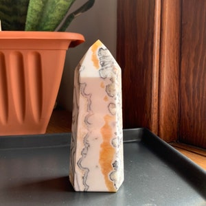 Oranger Calcit &quot;Dreamsicle&quot; Turm