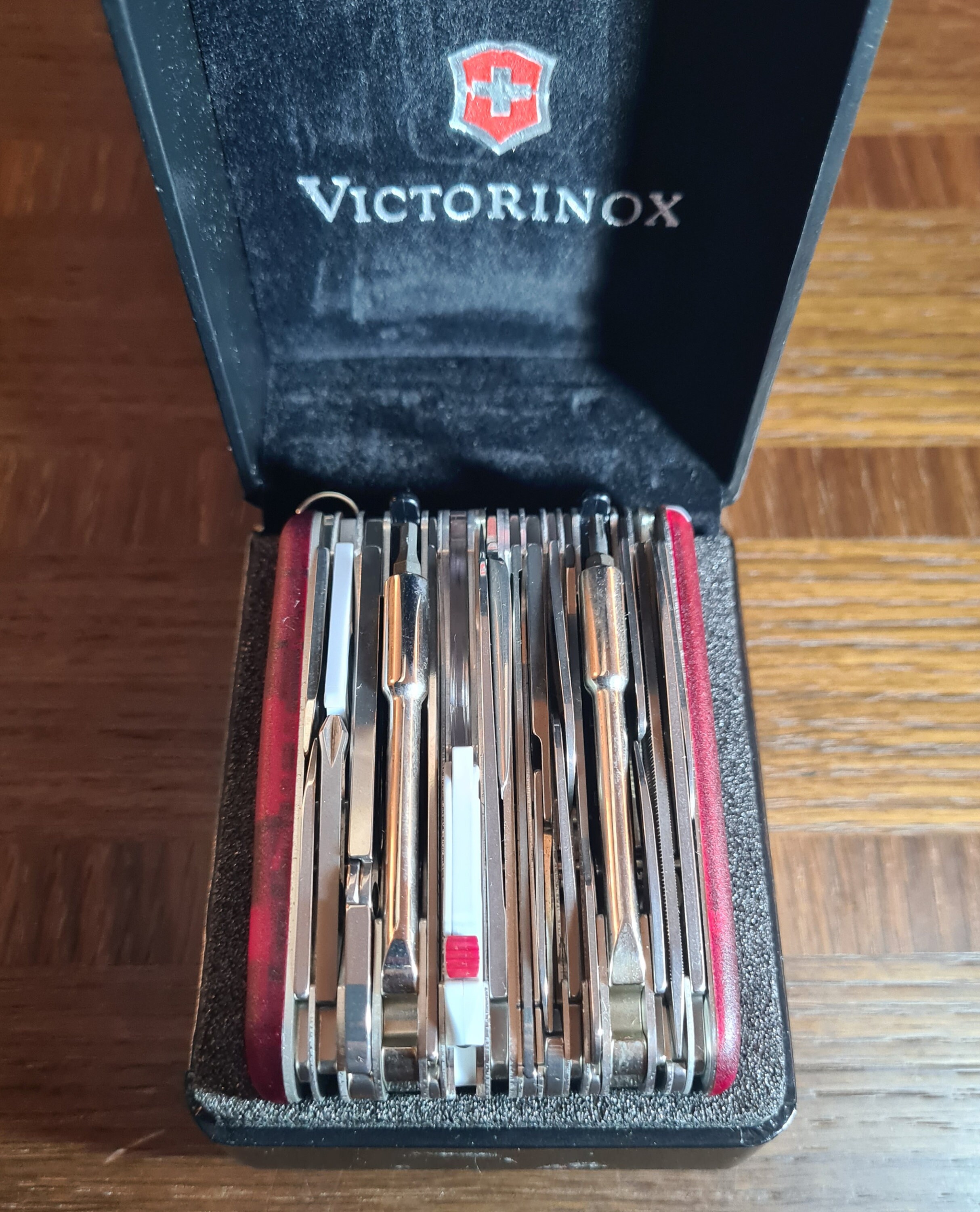 Victorinox Limited Edition Vixtorinox 1.6795.XAVT1 Etsy Nederland