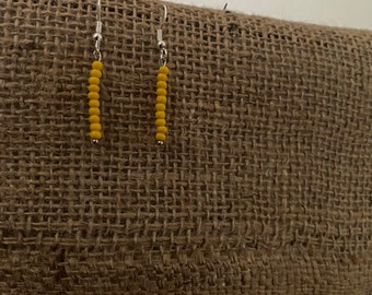 Pendurados amarelos