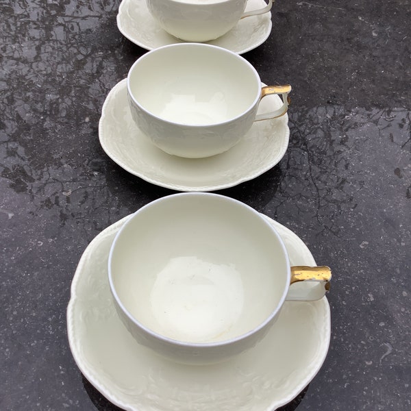 Rosenthal Sanssouci Set bestehend aus 3 Tassen mit Untertassen.