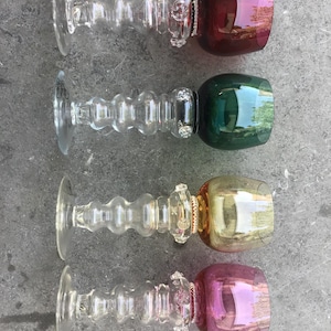 Gallo Design, set of 4 crystal wine glasses with colored goblets.