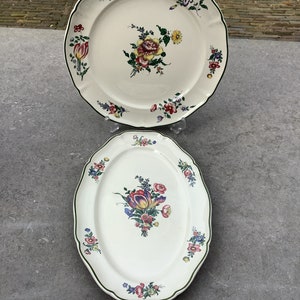 Villeroy & Boch Mettlach set of 2 large serving bowls.
