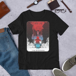 Shirt - The Shining, 1980 psychological horror film by Stanley Kubrick. Based on Stephen King&#39;s 1977 novel and stars Jack Nicholson V1