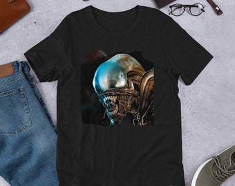 Shirt - Alien - 1979 sci fi horror by Ridley Scott. Stars Tom Skerritt,  John Hurt. Xenomorph V2