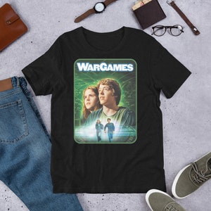 シャツ - ウォーゲーム、1983年、ジョン・バダム監督のSFテクノスリラー。主演はマシュー・ブロデリック - 80年代のレトロビンテージ映画V1