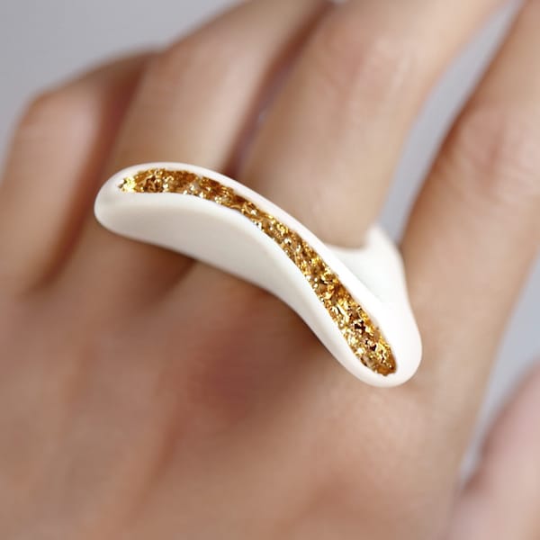 OOAK no12, unikat ring größe 33, weiß und gold zeitgenössische ring design, handgemachter luxus porzellanring