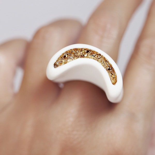 OOAK no11, Pezzo unico misura 8 US, anello contemporaneo bianco e oro, anello di lusso fatto a mano in porcellana
