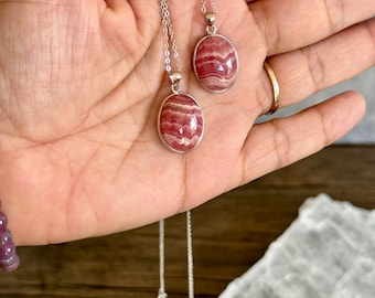 Rhodocrosite Necklace: Vibrant Stone, Delicate Chain (17.5-18 inches)