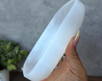 Selenite Bowl for Cleansing & Energy Amplification