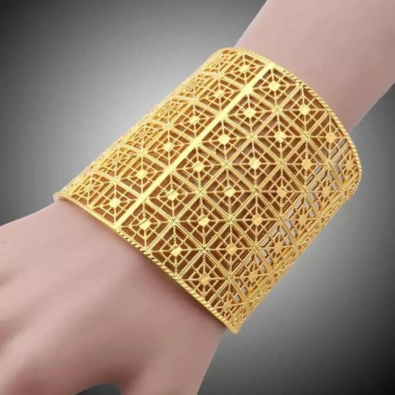 African Latest Style Floral Intricate Mit Pattern Elegant Gold Bracelets  For Women  African Boutique