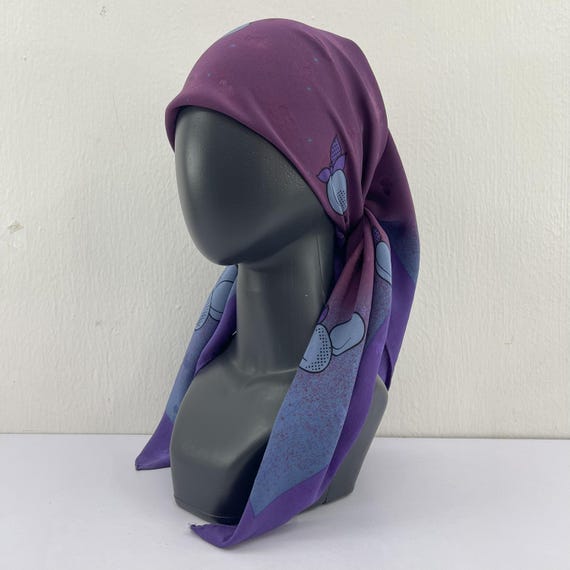 Vintage Emanuel Ungaro Scarf: Babushka Style, Women display picture 3