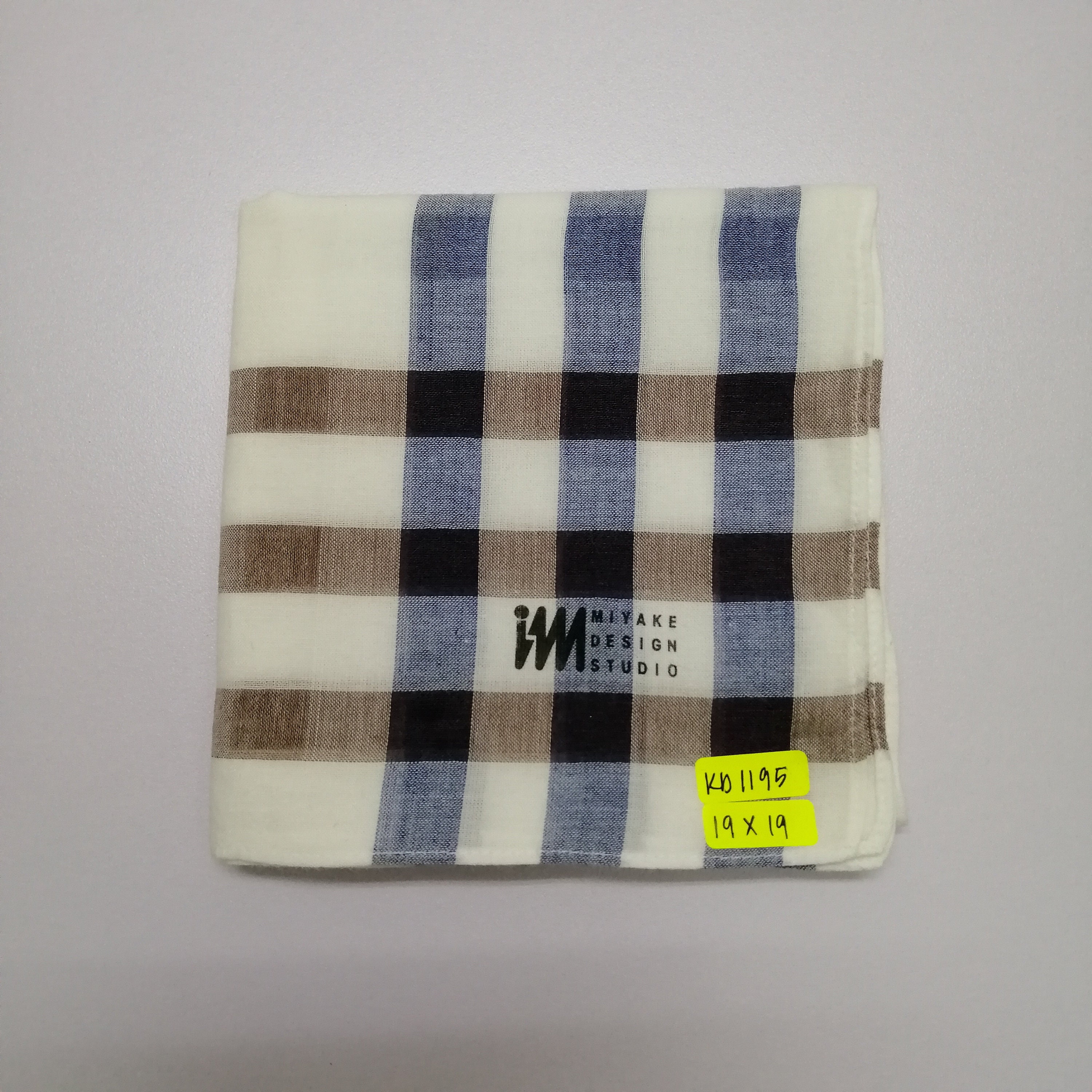 90年代　イッセイミヤケ怪獣スカーフ ISSEY MIYAKE（バンダナ/スカーフ）のフリマアイテム一覧