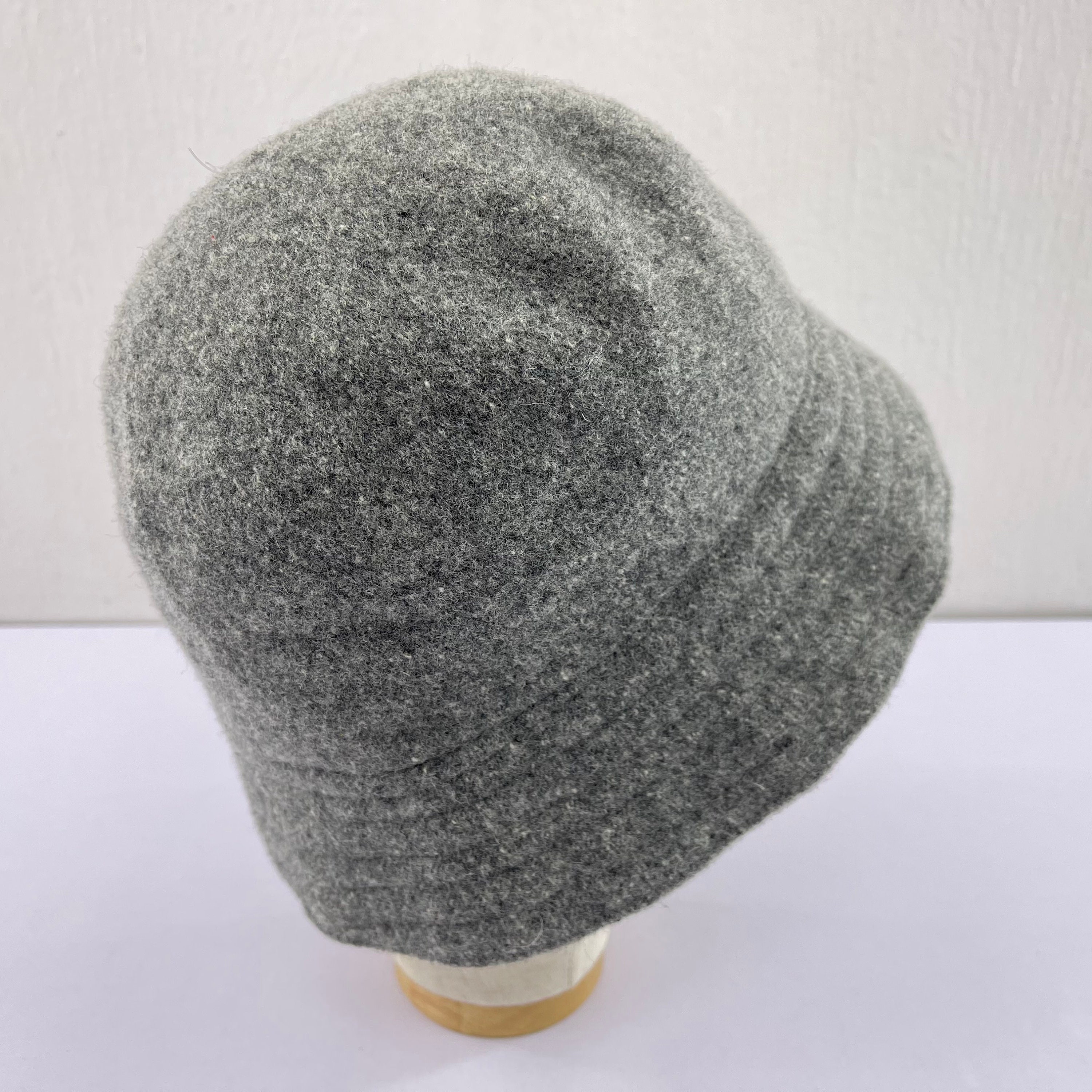 Vintage Kangol Design Made In England‎ Tan Beige Wool Knit Cloche Bucket Hat 90s Kangol Logo Beige Wool Bucket Hat NZ main image 4
