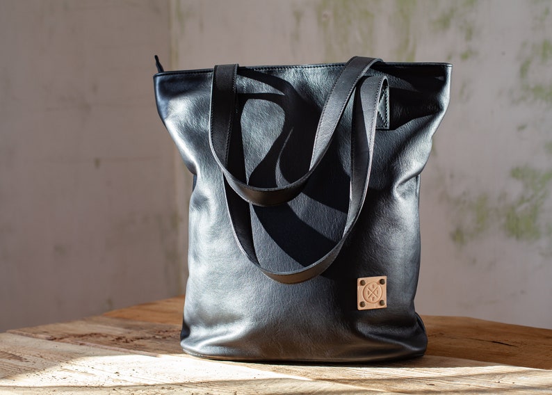 Classic leather tote bag, leather purse, minimalist tote, shoulder bag Black