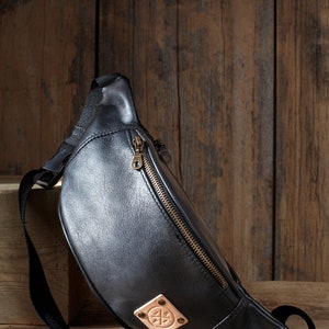 Leather fanny pack crossbody bag belt bag sling bag image 4