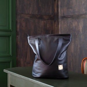 Classic leather tote bag, leather purse, minimalist tote, shoulder bag image 2