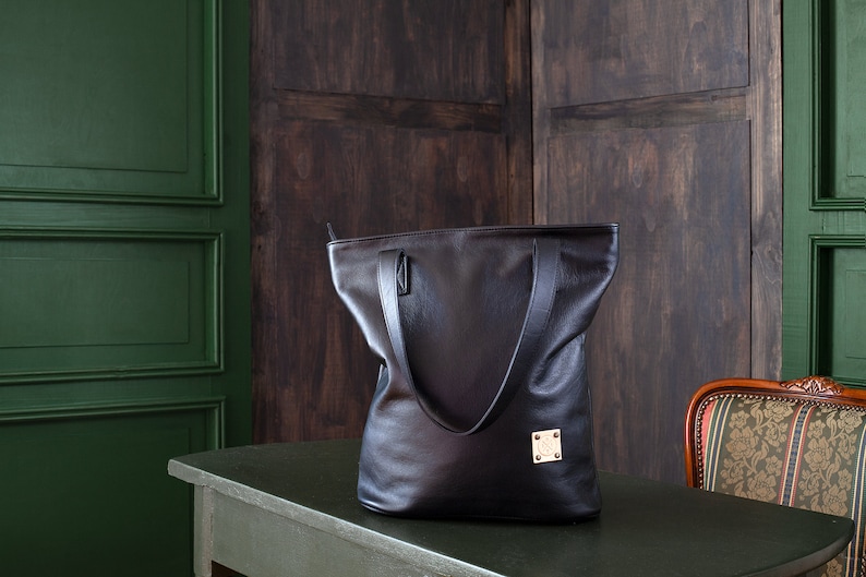Classic leather tote bag, leather purse, minimalist tote, shoulder bag image 2