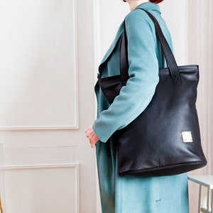 Classic leather tote bag, leather purse, minimalist tote, shoulder bag image 3