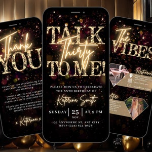 以下が含まれることがあります： 3つのスマートフォンにデジタル招待状が表示されています。最初のものは金色の文字で「Thank You」と書かれています。2つ目はイベントの詳細が書かれた「Talk Thirty To Me!」です。3つ目はレストラン情報が書かれた「The Vibes」です。すべて黒と金のテーマです。