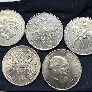 Super Elizabeth 11 *Commorative Crowns Collection* UNC -British Coins