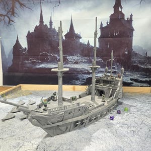 The Warship&quot; Galleon Ghost: 17th Century Naval Warship - Strategy and Adventure Diorama