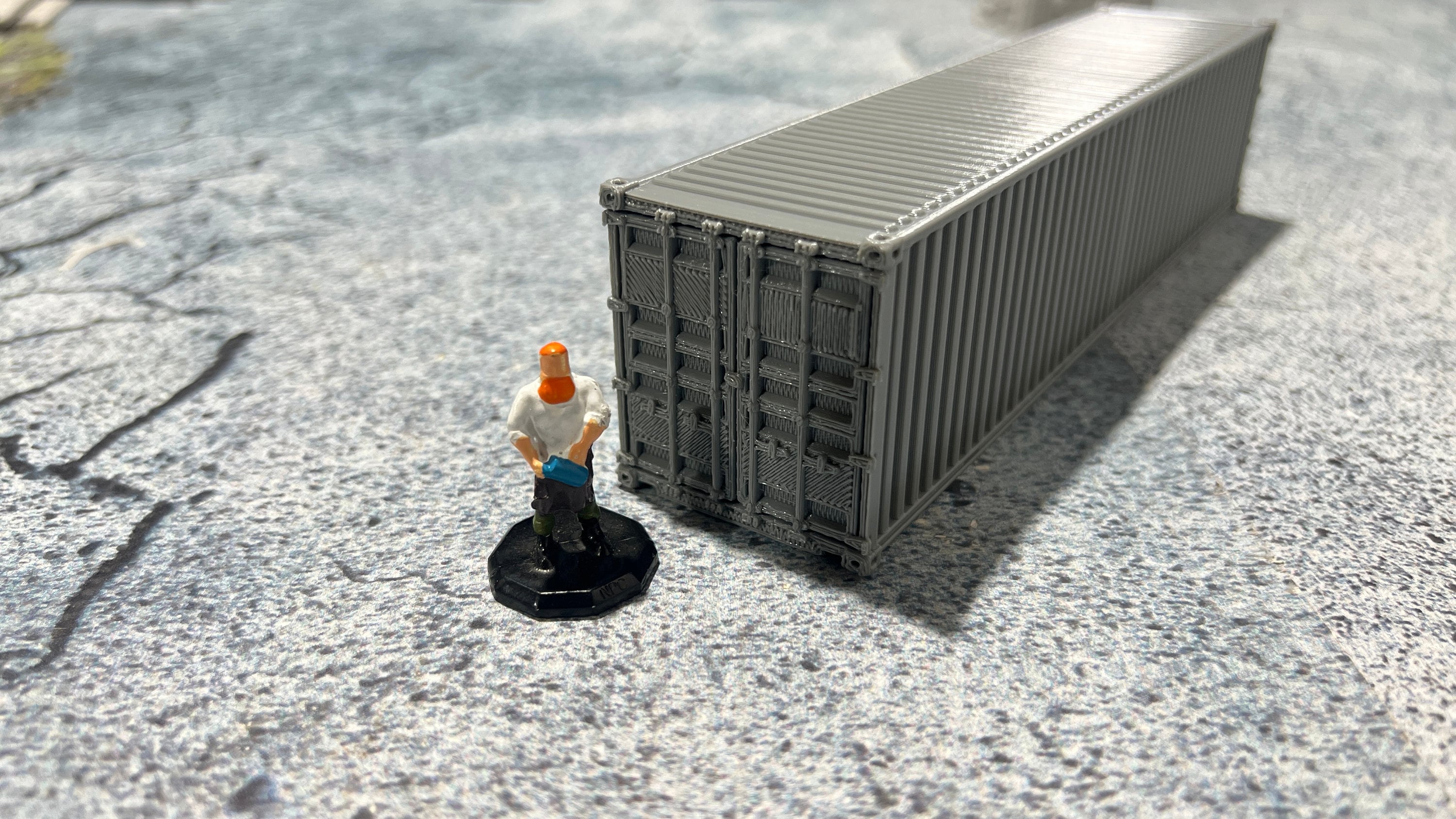N Gauge Shipping Container Card Kit – 40ft + FREE 20ft X 6 – Maersk Livery – Unassembled Model
