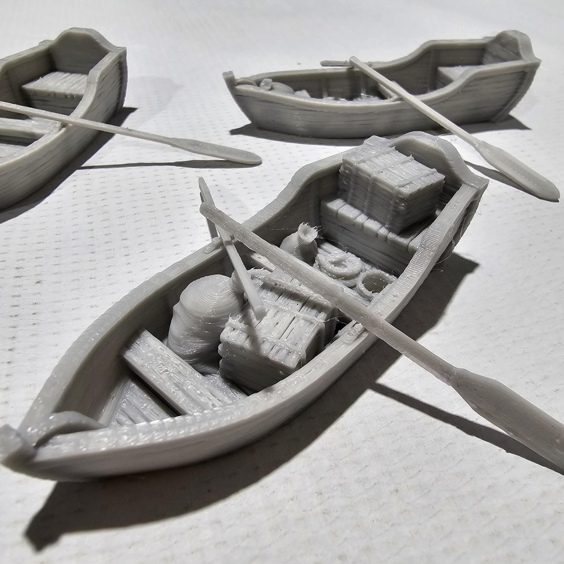 HO Scale Row Boats (8) – Plastic & Resin – HO1017