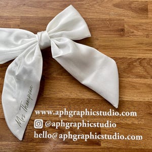 Personalised Wedding Bow, Custom Name Hair Bow Clip, Bride to be Hair Bow, Hen Favour, Bridal Party Hair Clip Bow Gift image 8