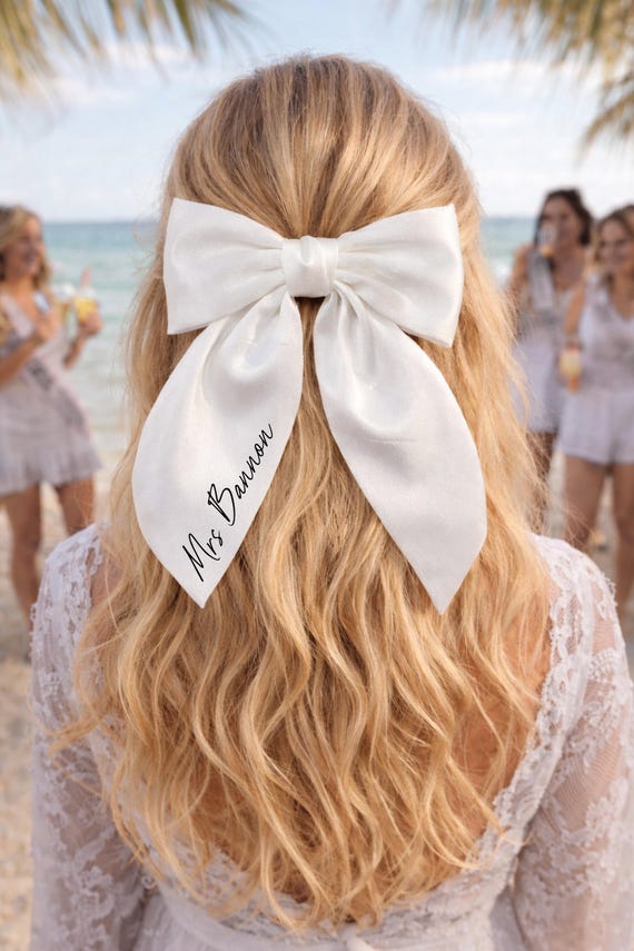 Personalised Wedding Bow, Custom Name Hair Bow Clip, Bride to be Hair Bow, Hen Favour, Bridal Party Hair Clip Bow Gift